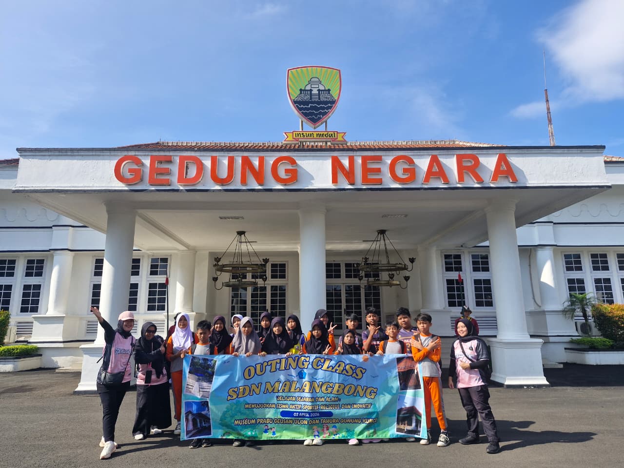 Outdoor Learning kunjungan ke Museum Prabu Geusan Ulun dan Gedung Negara 